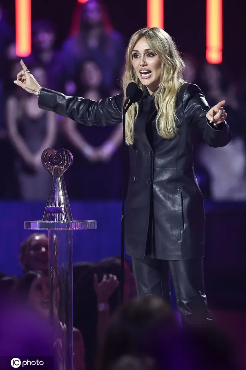 麦莉·赛勒斯荣获2026年iHeartRadio音乐奖“创新奖”