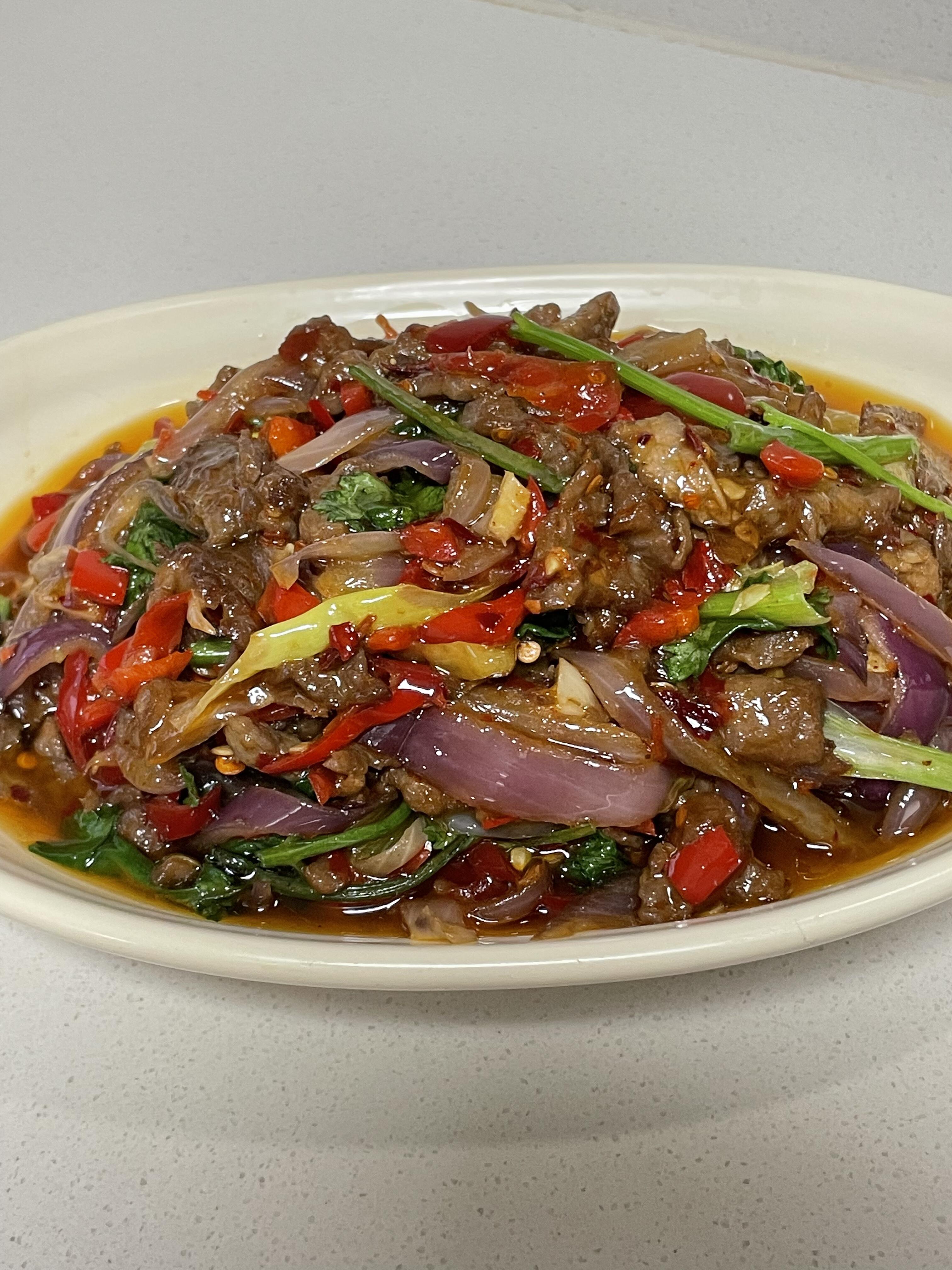 我妈私藏大半辈子的孜然牛肉配方🔥香到舔盘
我妈做了大半辈子的孜然牛肉配方，今天