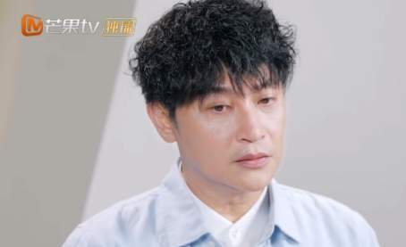 陈志朋情绪失控哭了
陈志朋：“我怕我做的多了，可是她突然跟我聊，说我帮助她，我就
