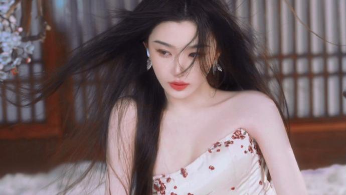 曾被嘲“木头美人”，今凭40分钟戏份惊艳全网，孔雪儿经历了啥？