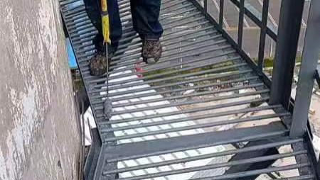 烟囱钢平台刷漆工程 除锈防腐焕新防护