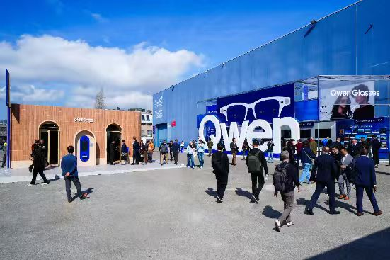 国外巨头想不明白，以前都是势不可挡无往不利，居然被中国科技贴脸开大了！