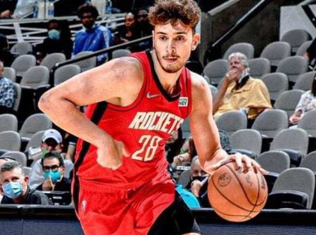 火箭主要输球的原因
1.申京、谢伯德第四节犯罪，两个人占了第四节的一半的出手权，