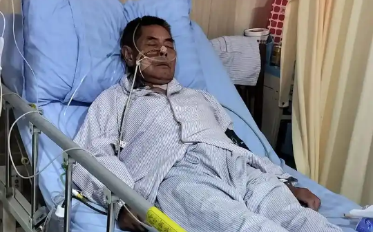 特种兵退伍回家救父，被继母当众羞辱：“叫声妈，爬过来！治疗费我全包了”