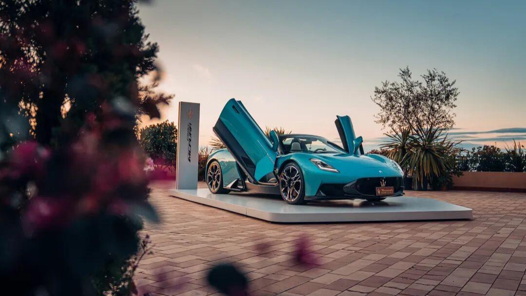 玛莎拉蒂在2026年蒙特卡洛大师赛展示定制车型