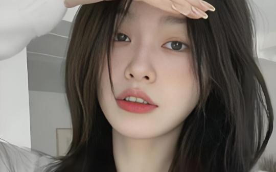 弹幕说我是假名媛，早晚有天会死在港圈太子手里，可他怎么跪地向我求婚呢