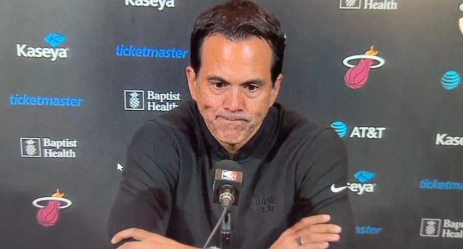 斯波赛后谈球队本场失利以及过去13场比赛输掉10场：“我现在没有答案。我们正在寻