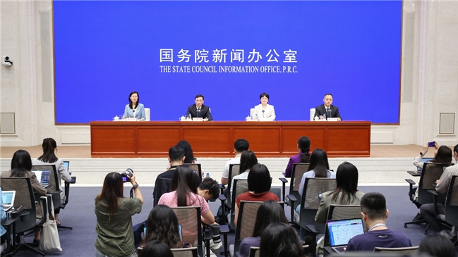 比亚迪第二代刀片电池及闪充技术重大创新成果，获工信部点赞
