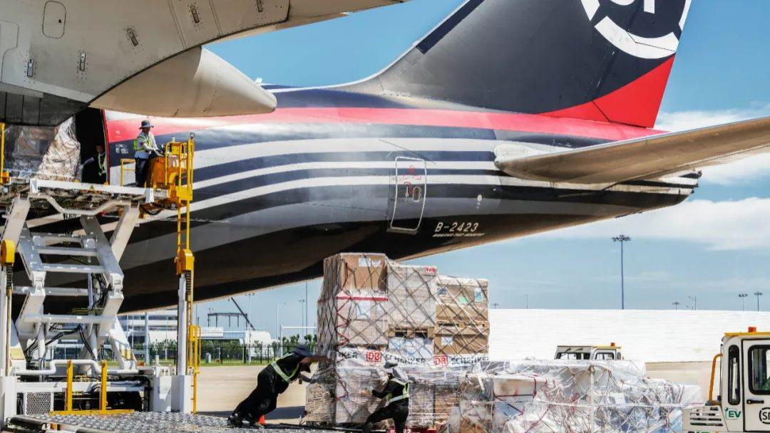 体量突破3000亿的顺丰，给快递行业带来哪些启示？