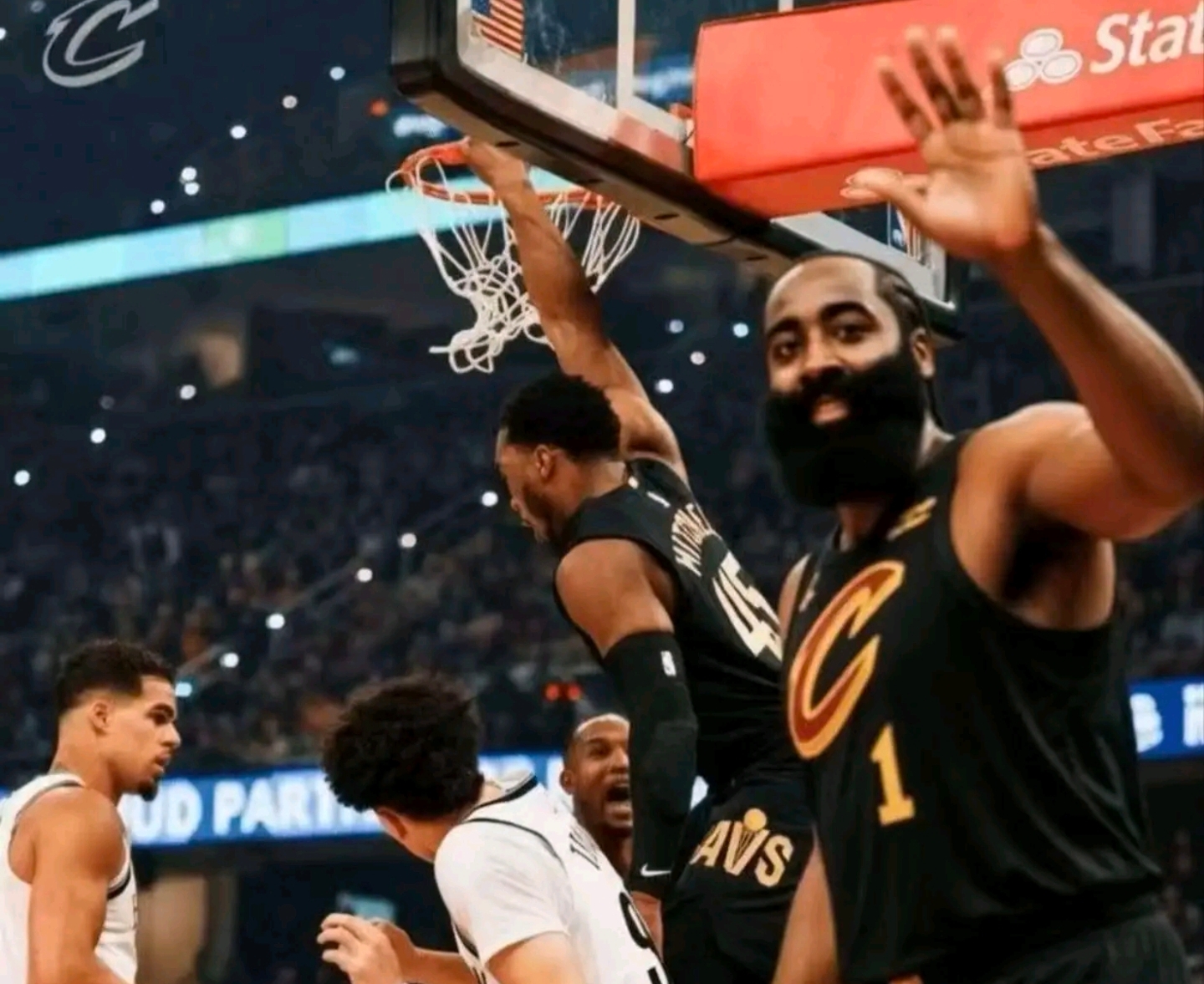 骑士现在最大的问题是拿不出一套攻守兼备的唯一阵容。

季后赛各队都会拉长核心阵容