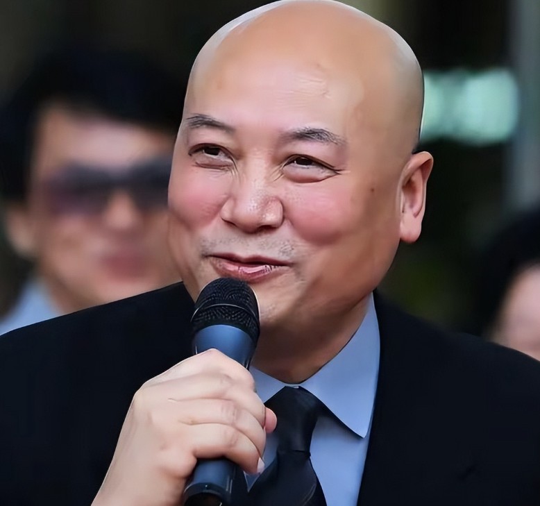 唐僧一无所有，无子女，无资产。悲哀！
 
搞不明白，找个门当户对找不到吗？找个比