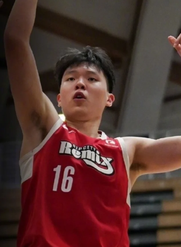 杨翰森三分姿势和nba弧顶发牌为何发不出去的问题

杨翰森上肢力量还行

今天G