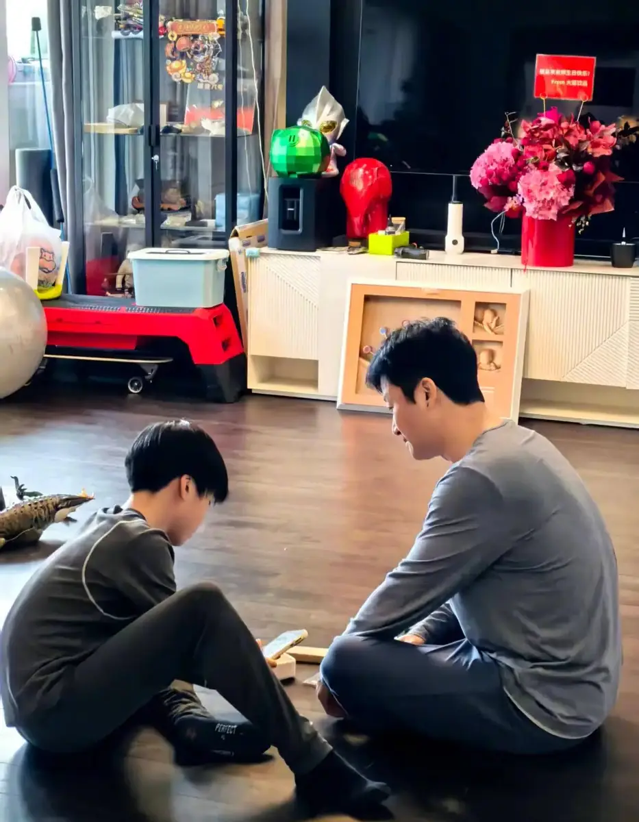 倪萍《浪姐》直播喊话吴京在家带孩子！