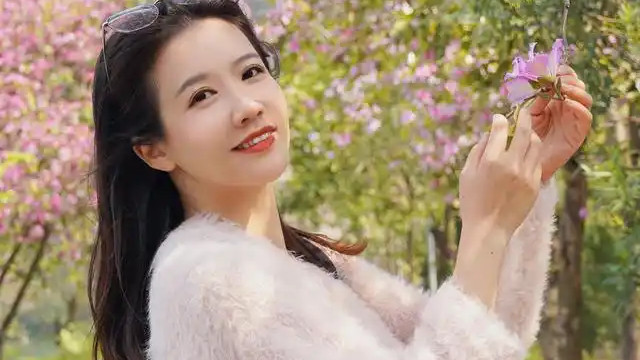 我一个农民女孩玩飞艇输了太多，没办法为了还债外出打俩份工