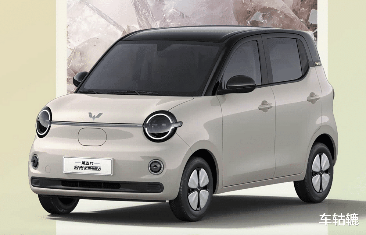 4万级代步车变天，第五代宏光MINI EV携“四门神器”杀回