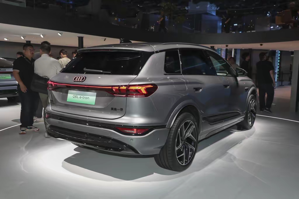 车友们好，奥迪现在是真放下身段了，30万级价位直接下探，品牌面子足，底盘扎实高速