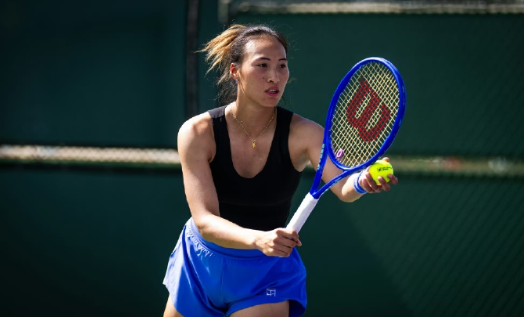 印第安维尔斯站赛前采访，郑钦文谈到缺席澳网、重回赛场和赛季目标多个话题，一起来听