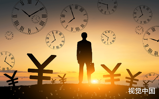 年终奖150万，实发8200，老板让我识趣说是福报，后来他拿着300万求我！