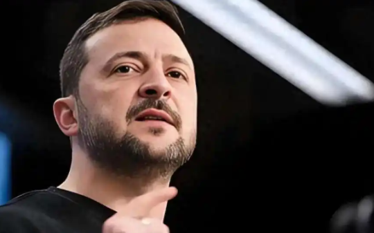 乌克兰明明知道打不过俄罗斯，为什么非要打仗？泽连斯基是被美国逼的，不打仗他就得下台…