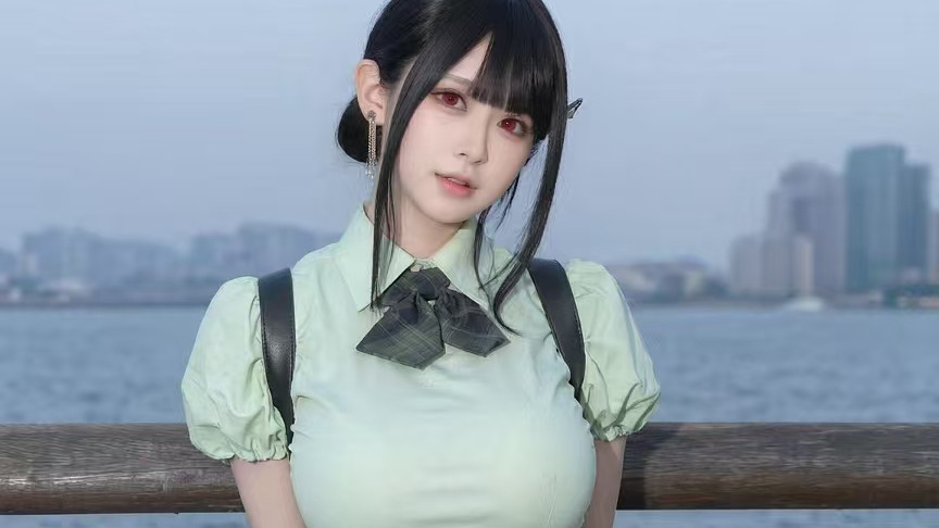 别再瞎穿JK制服了，这身薄荷绿配墨绿格纹，穿出高级感