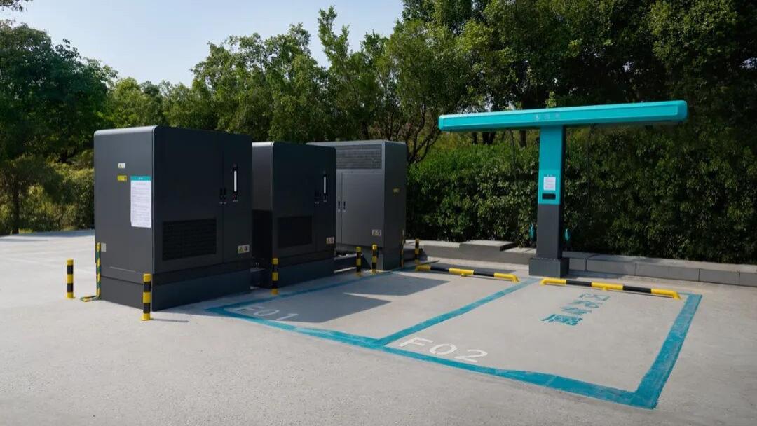 比亚迪刚刚推出的闪充技术是咋回事？