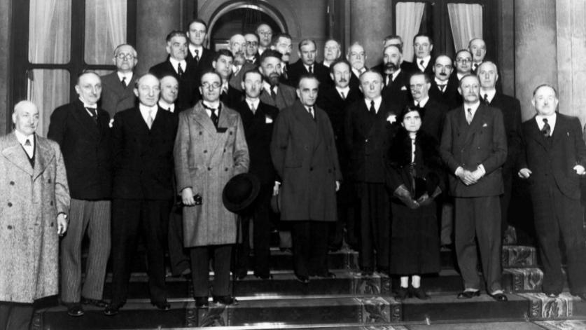 大萧条和法西斯势力崛起后法国左翼组建人民阵线并一度取得执政权