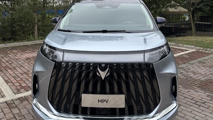 极狐全新MPV现身，定名“问道V9”，车长5米3，综合续航1330km