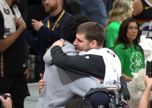 NBA常规赛掘金124-96战胜76人。

本场比赛，掘金队球员尼古拉-约基奇出