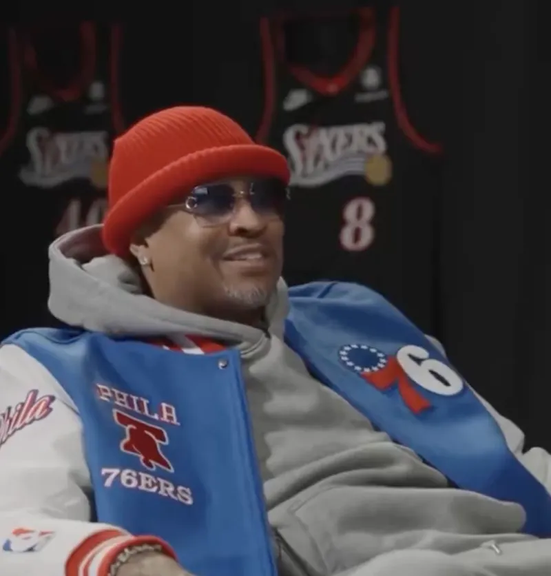 明日NBA常规赛，76人将对阵火箭。

前NBA球员阿伦-艾弗森与VJ-埃奇库姆