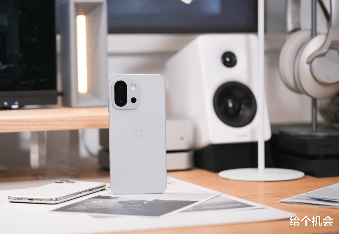 现在买手机没必要太贵！4月可以“闭眼买”的手机，公认低价高配