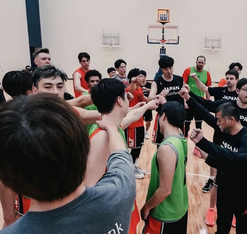 考验中国男篮血性的时候到了。

亚洲排名，双杀我们的韩国排第2，马上号称也要双杀