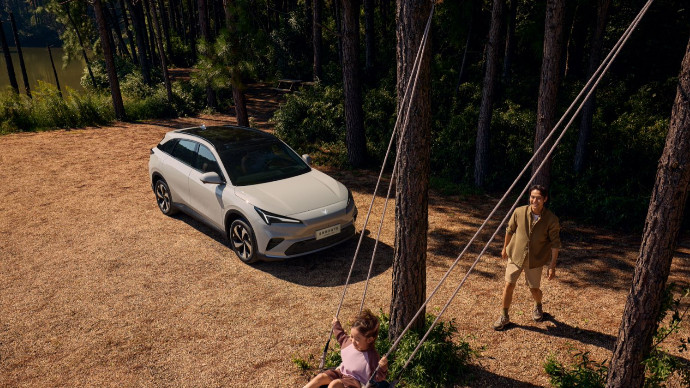 二胎奶爸亲测，埃安i60和极狐T5，谁才是家用SUV天花板？