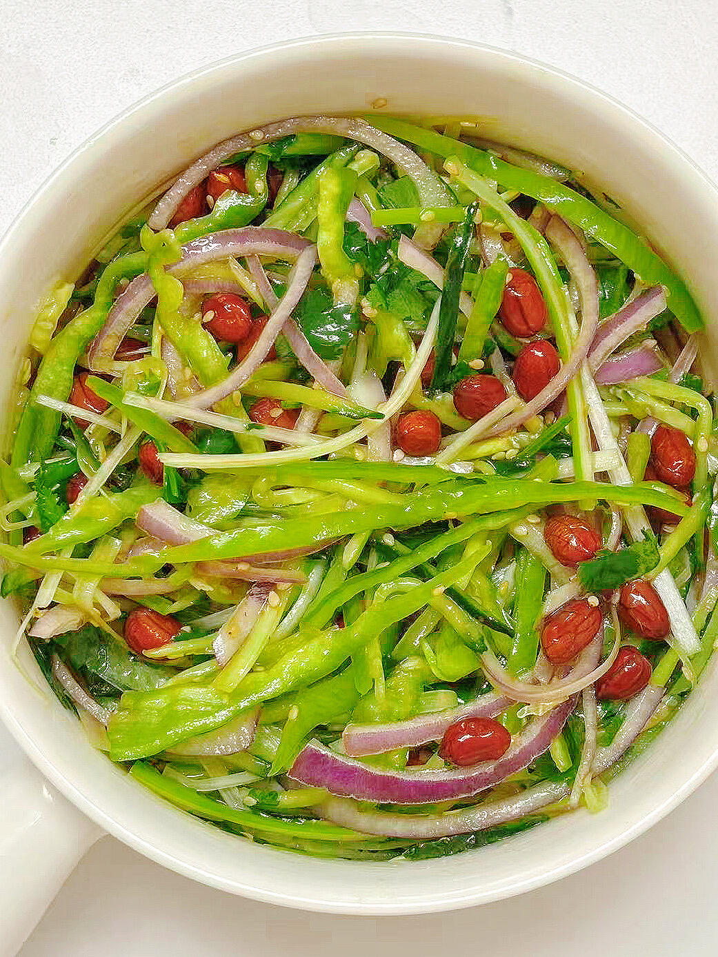 减脂党狂喜🔥凉拌老虎菜！脆爽解腻还低卡，一口封神
减脂期的宝子们集合啦😭 谁