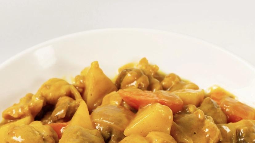 一碗暖乎乎咖喱鸡，家常烟火气里的治愈美味