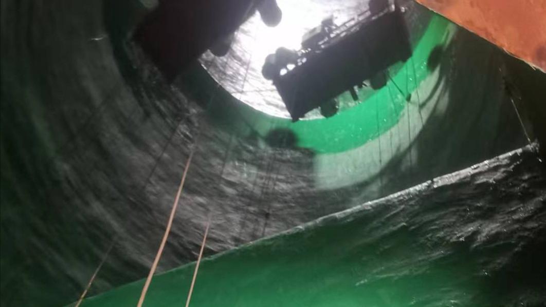 烟囱玻璃鳞片防腐完工，耐腐耐磨长效防护