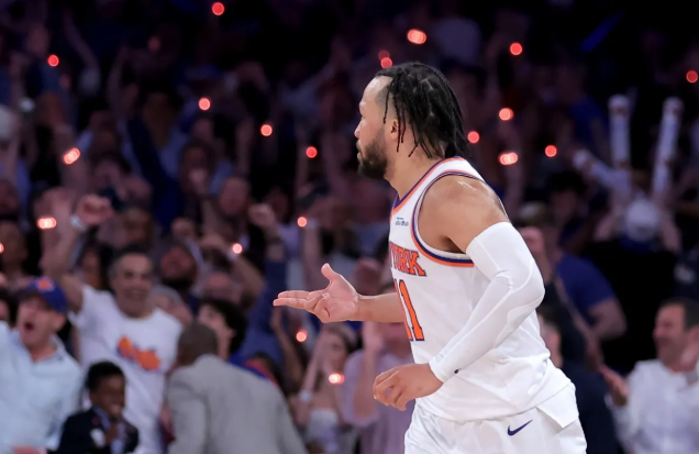 合理！弗莱点评布伦森道出球迷心声！
今天尼克斯赢下马刺，4-1终结悬念，时隔多年