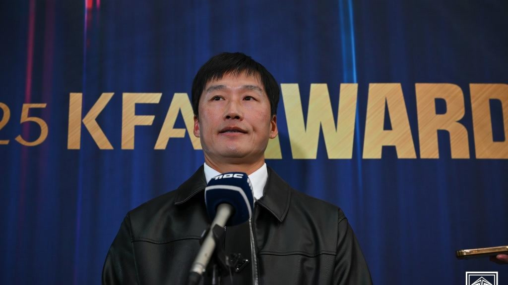 韩足晚报（26.2.24）—得到认可，李侹晓荣膺25年度韩国最佳教练