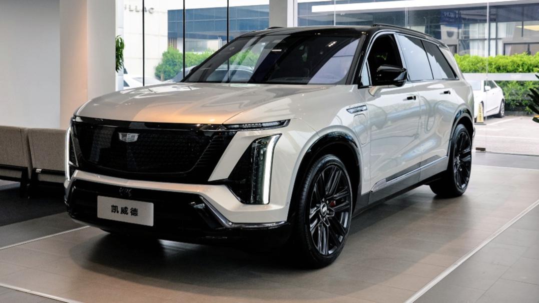 凯迪拉克凯威德到店，车长超5米2，还带Momenta辅助驾驶+后轮转向