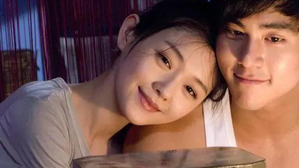 大S、彭于晏主演大尺度三级片《爱的发声练习》：女主从小被继父偷看洗澡，在恐惧中艰难长大