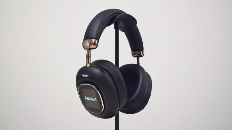 灵动屏让耳机直接封神，NANK南卡Show头戴式耳机