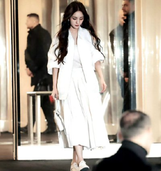 浪漫的精髓就在于它充满种种可能不论结局我很高兴遇见你