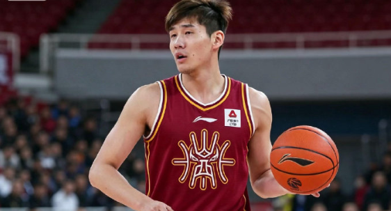 揭秘交易：山西付出2026年探花签和补偿，从宁波获得王俊杰签约权。宁波借此甩掉D