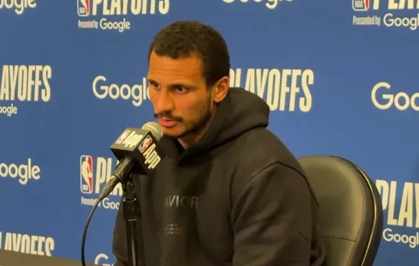 NBA季后赛，凯尔特人在3-1领先的情况下遭遇76人逆转，止步东部首轮。
赛后，