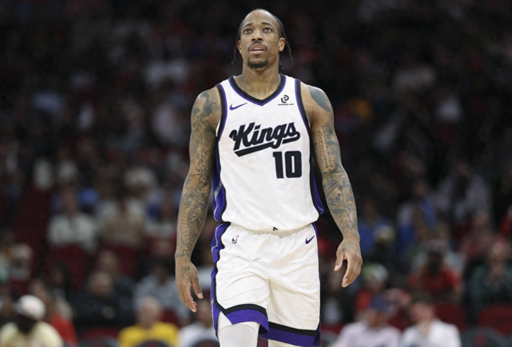 4月6日，NBA常规赛，快船138-109轻取国王，终结2连败。
本场比赛，国王