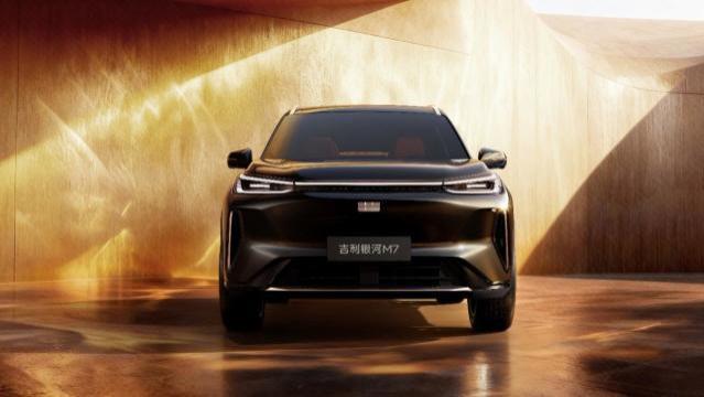 225km纯电+1730km超长续航吉利银河M7技术首秀重构混动SUV行业标准