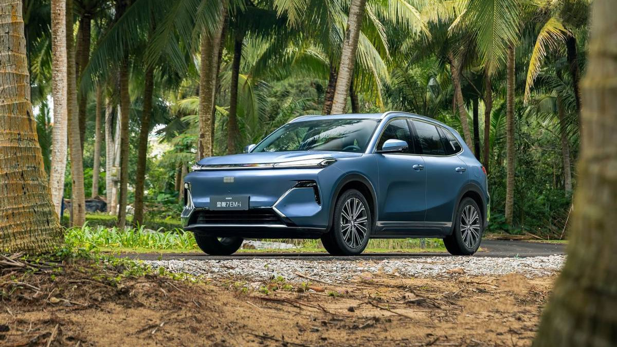 全球化与高端化双线领跑 吉利汽车2月销量超20.6万辆 海外大涨