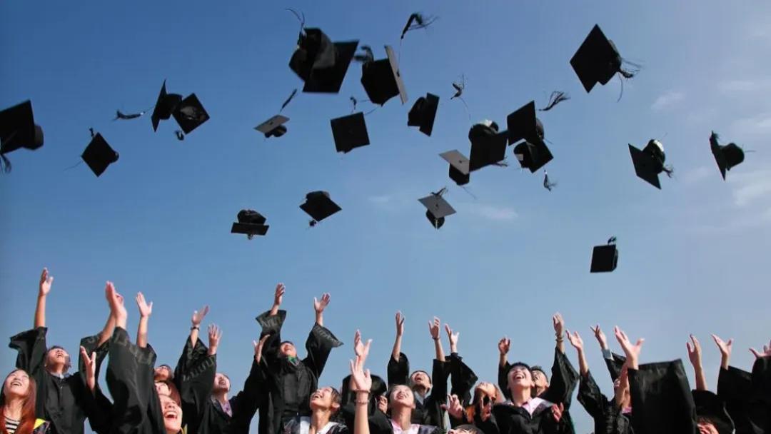 退费风波与AI自救，中公教育的“生死时速”