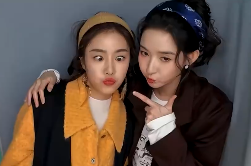 《突然的喜欢》闺蜜细节太真实！挑衣服、拍大头贴，互相依靠的样子，和我与闺蜜的日常