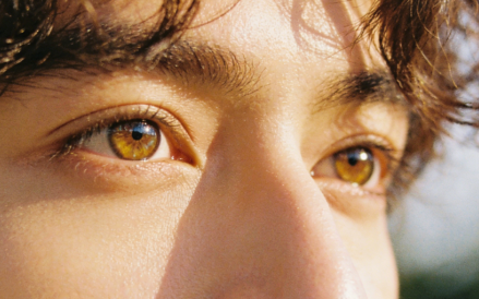 36岁之后，我皮肤暗黄粗糙，金主捏了一下我肚子上的肉，突然说：你也挺一般的，当初我怎么会喜欢上你呢？