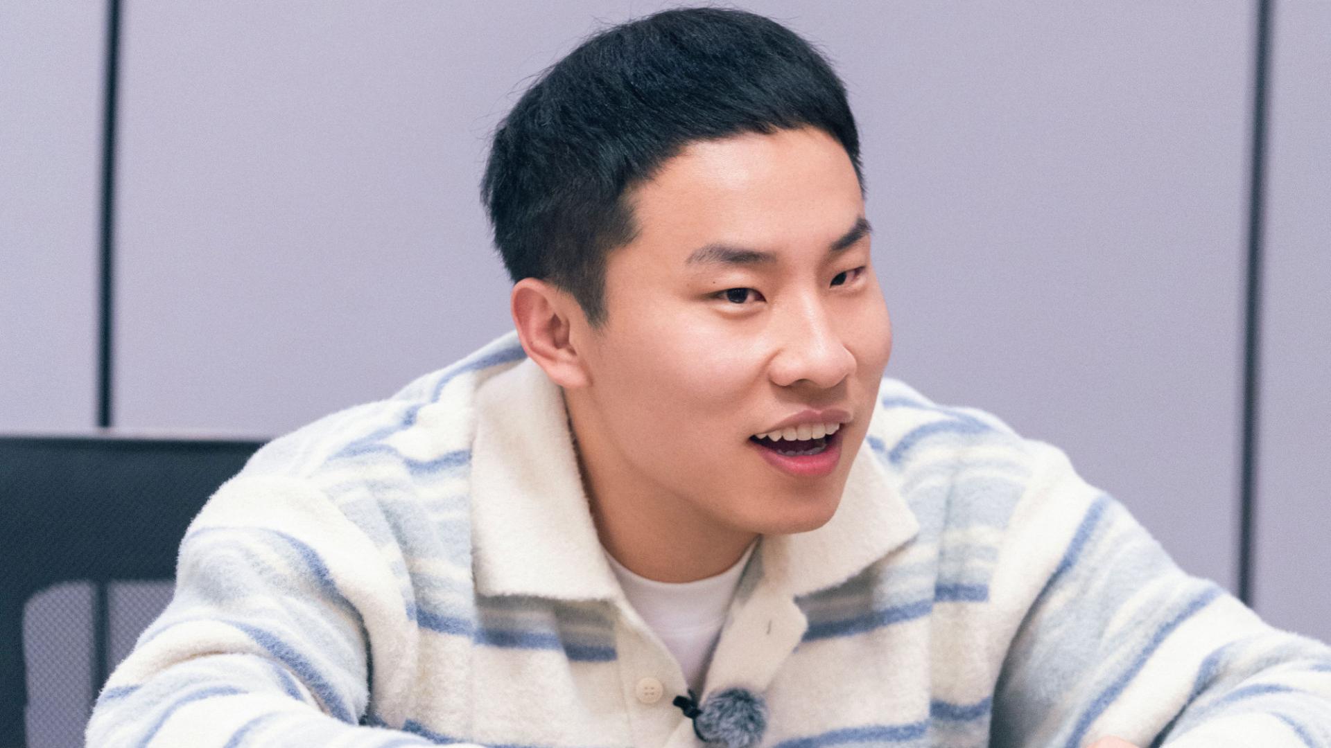 《周五晚高‘疯’》李川化身职场霸总，边撒油边折磨人，徐志胜假发片飘落再添名场面